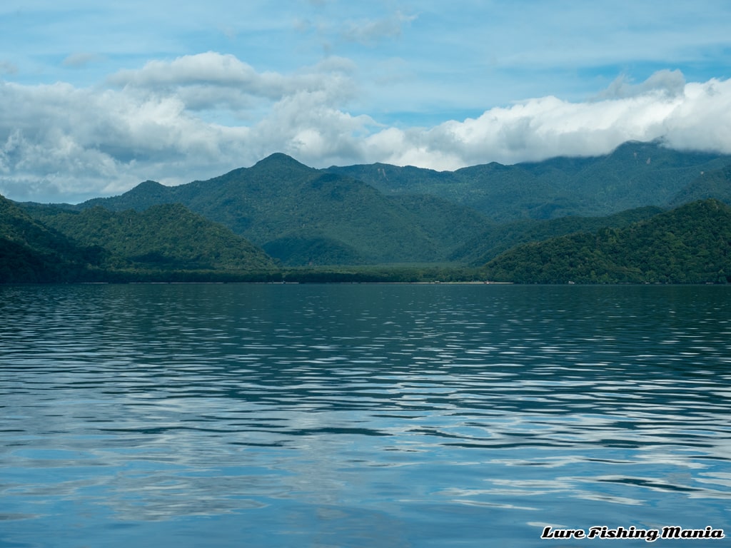 明るくなった中禅寺湖